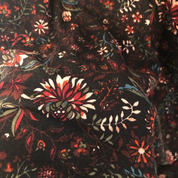 Long business casual tank top. Size: S. Brand: Reitmans. - Picture 4 of 11